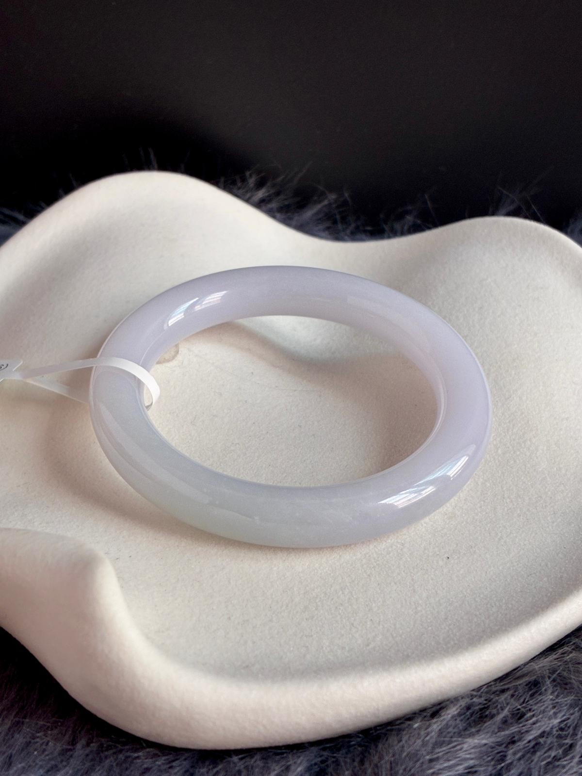 (Weekly Find!) 54.8mm Waxy Faint Pink Lavender