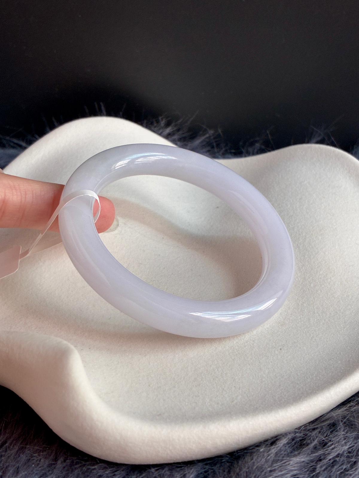 (Weekly Find!) 54.8mm Waxy Faint Pink Lavender