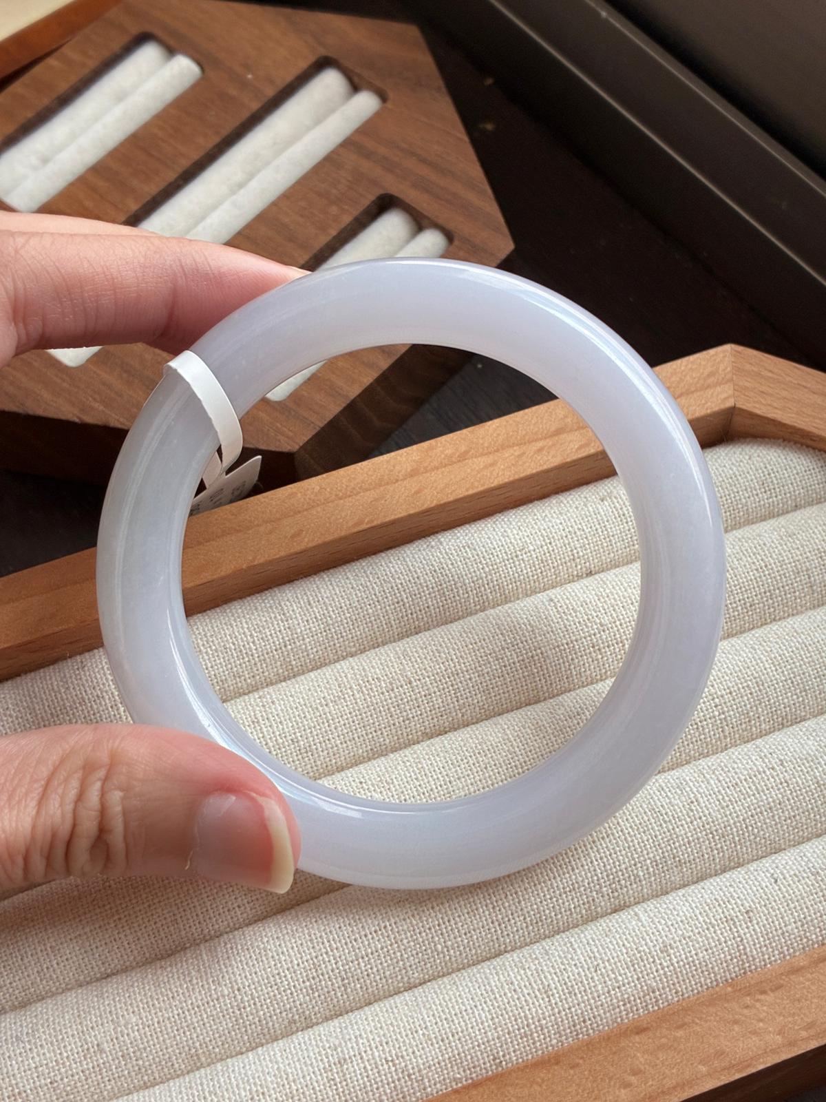 (Weekly Find!) 54.8mm Waxy Faint Pink Lavender