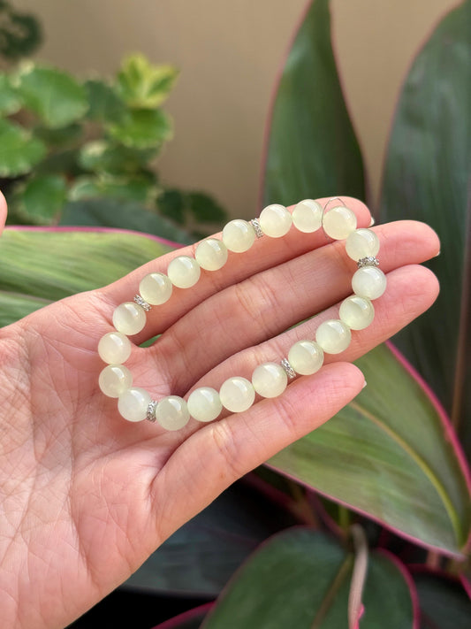 8.0mm Nephrite Bracelet in Light Green (Rare Cateye Effect)