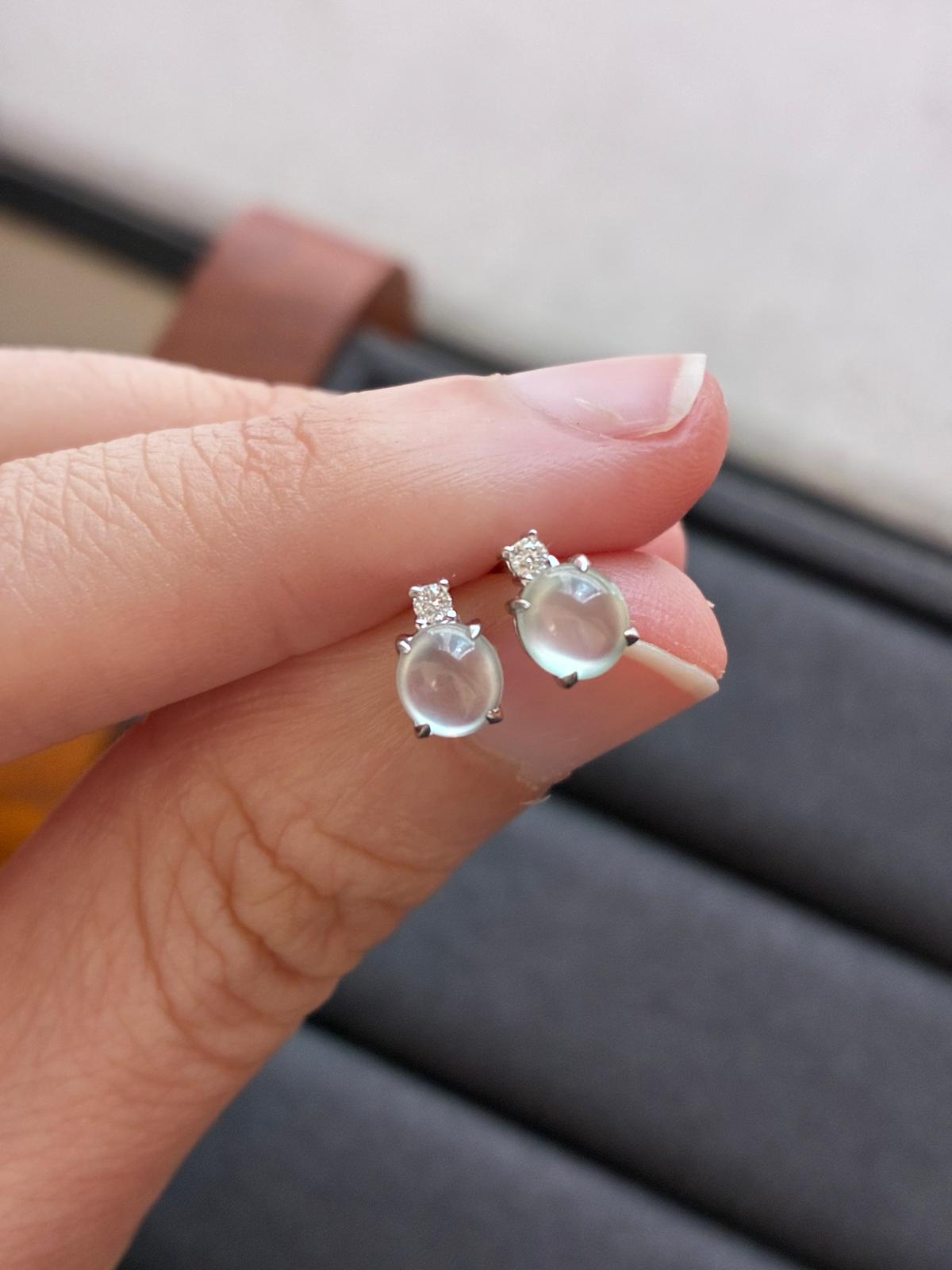 18K Glassy Diamond Cabochon Stud Earrings