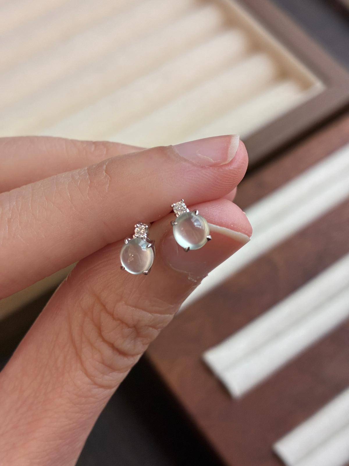 18K Glassy Diamond Cabochon Stud Earrings