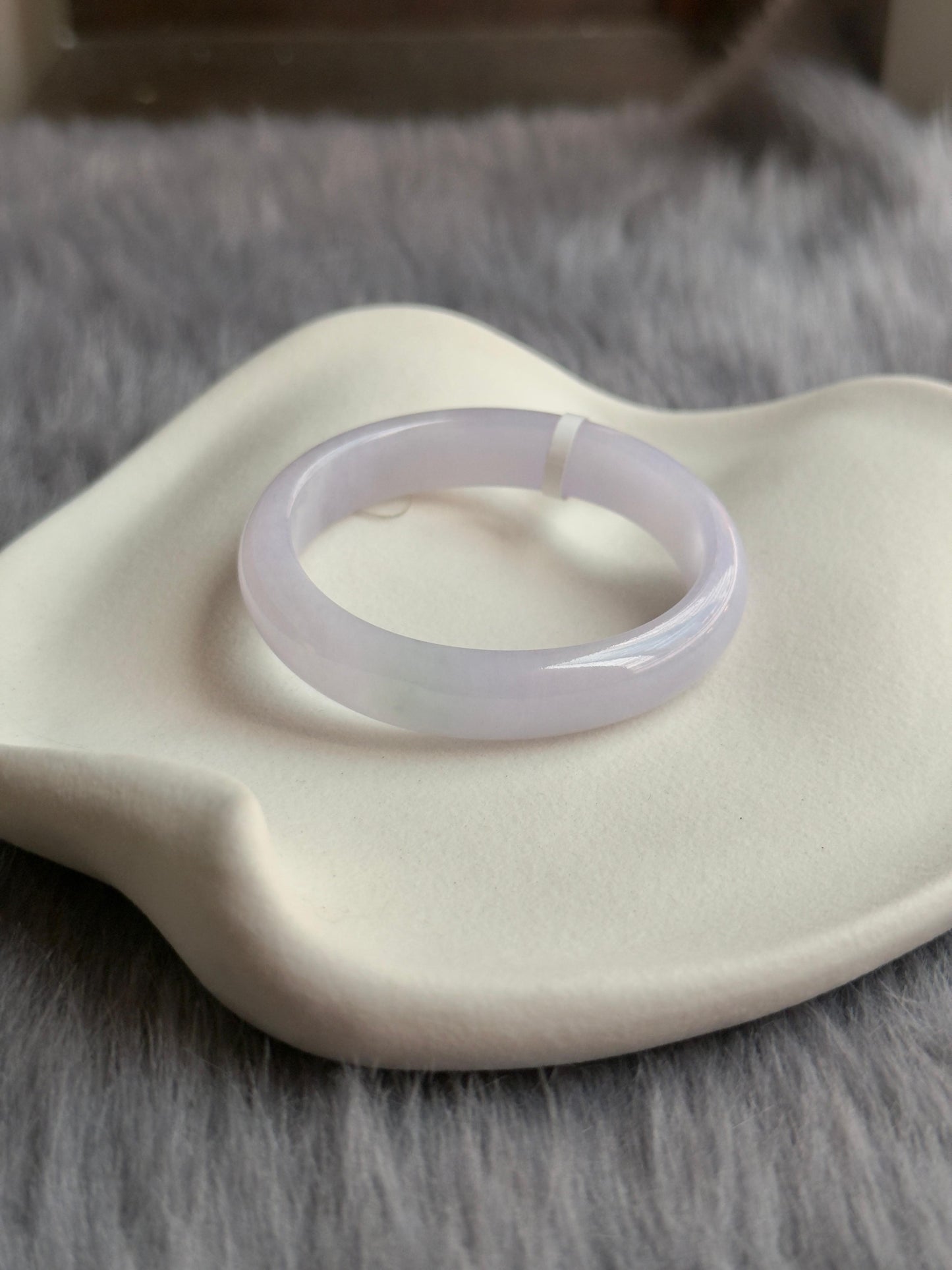 55.8mm Icy Pink Lavender (Oval)
