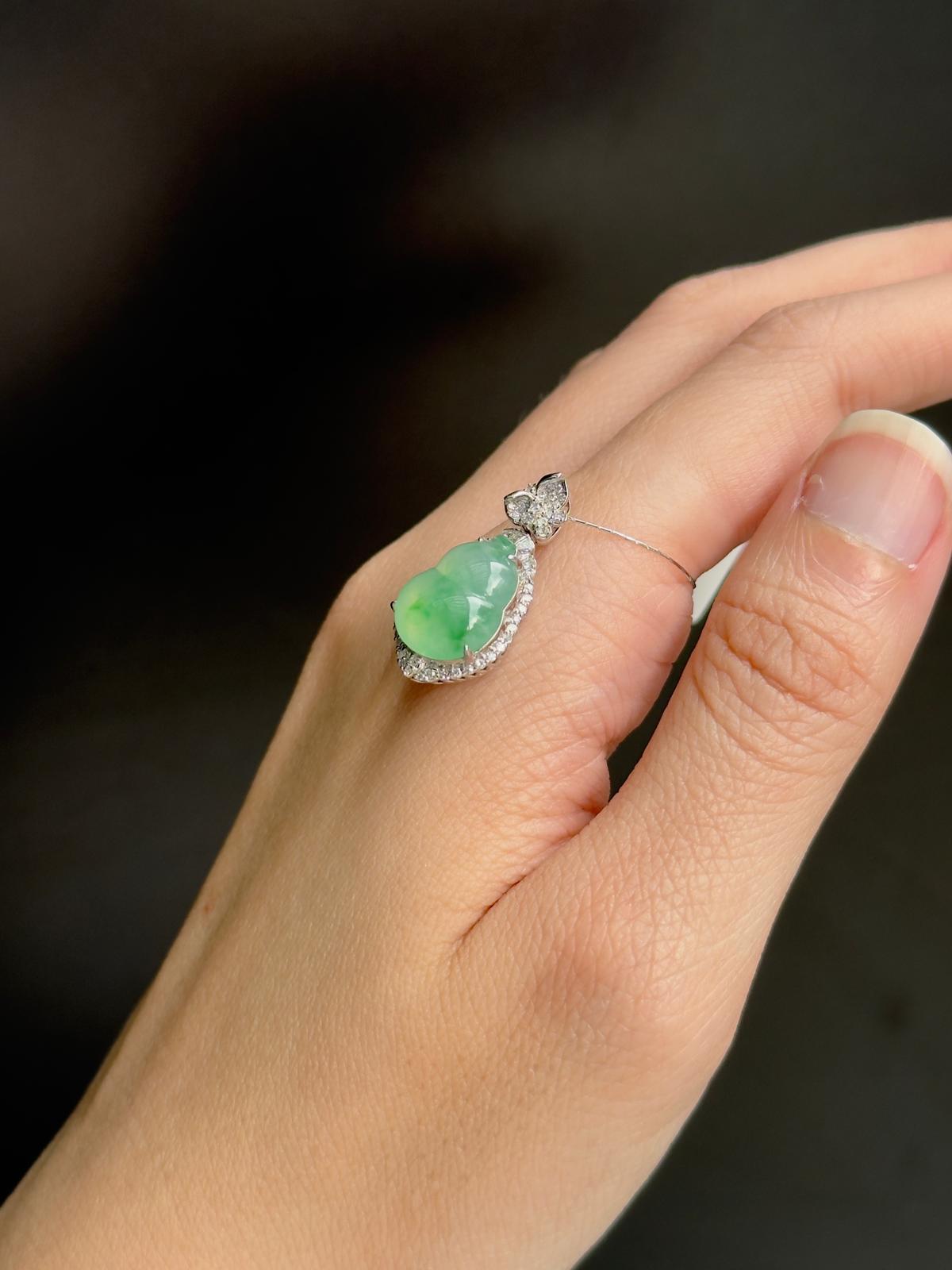 18K Icy Silky Green Hulu Pendant (Collector's Series)