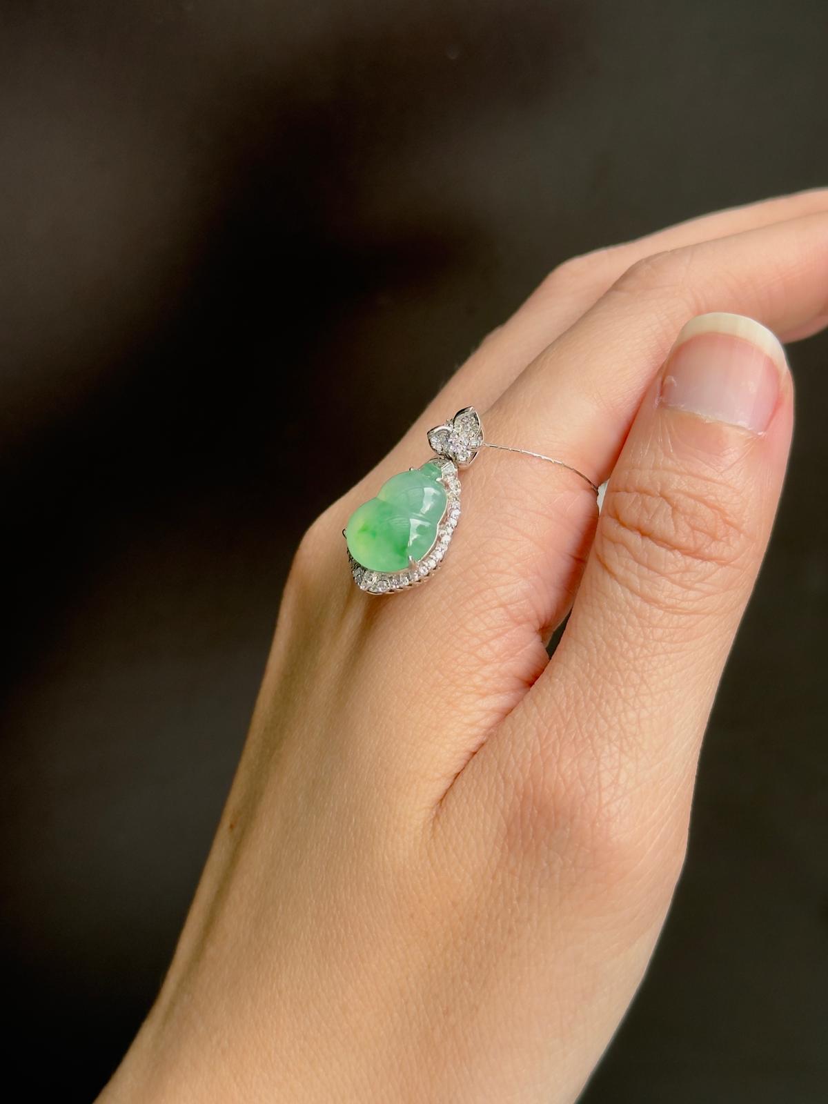 18K Icy Silky Green Hulu Pendant (Collector's Series)