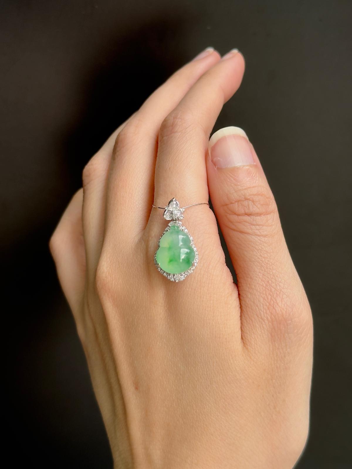 18K Icy Silky Green Hulu Pendant (Collector's Series)