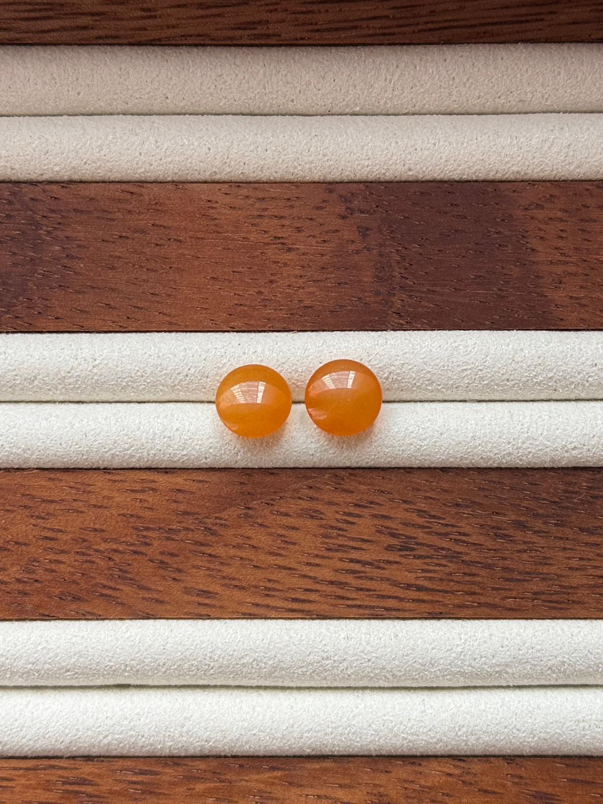 Pair of Fanta Round Cabochons (Rare!)