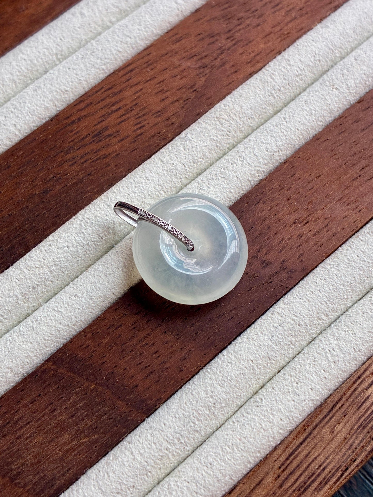18K Icy Colorless Donut Pendant (Thick Cut!)
