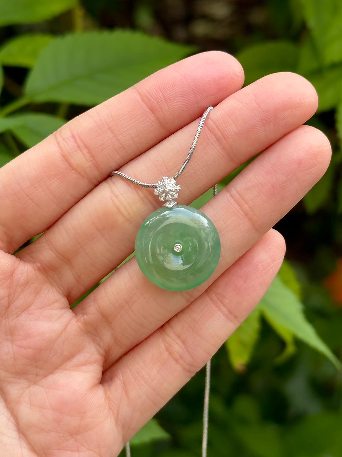 18K Icy Sweet Lake Green Pendant in White Gold