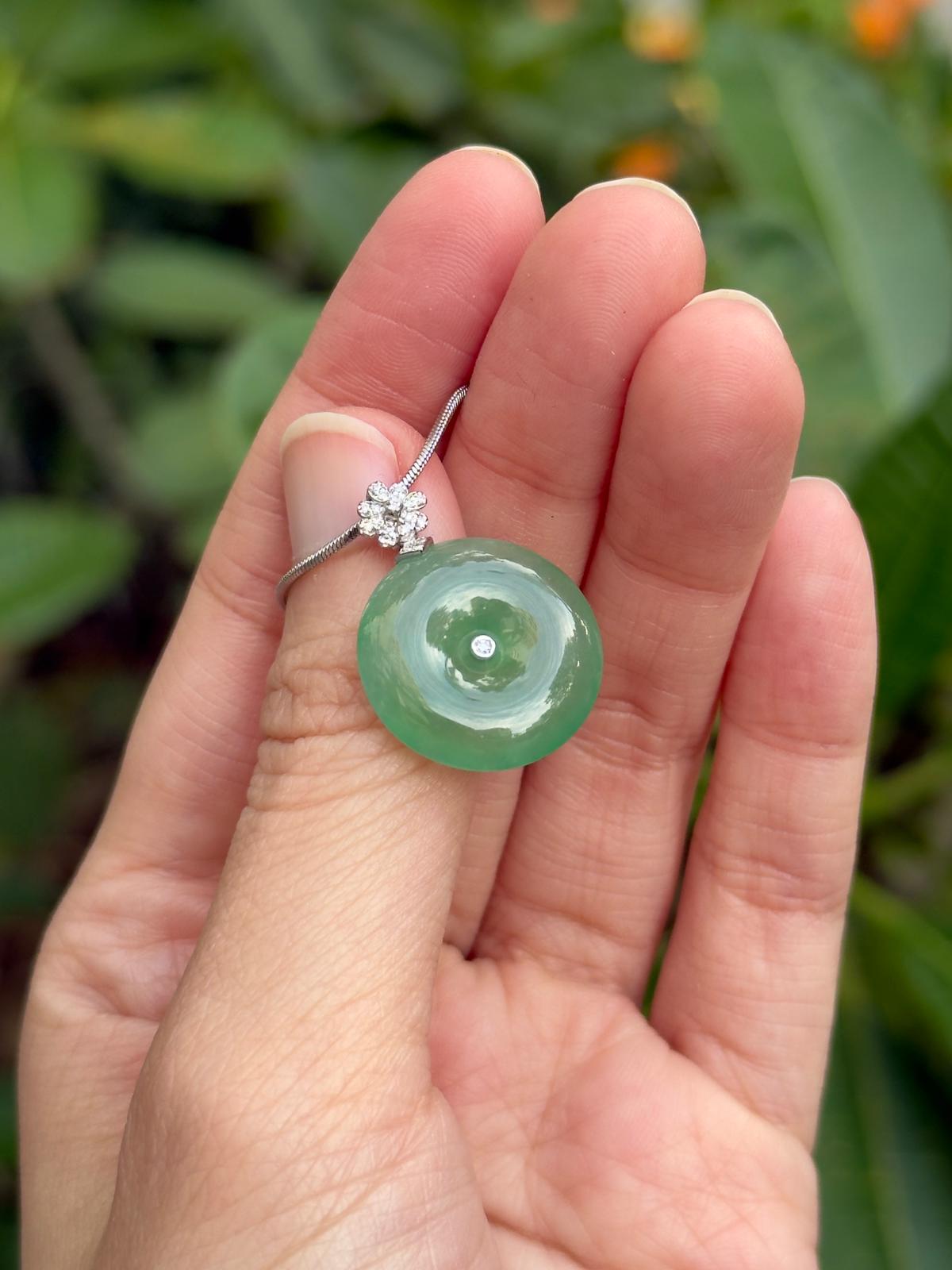 18K Icy Sweet Lake Green Pendant in White Gold