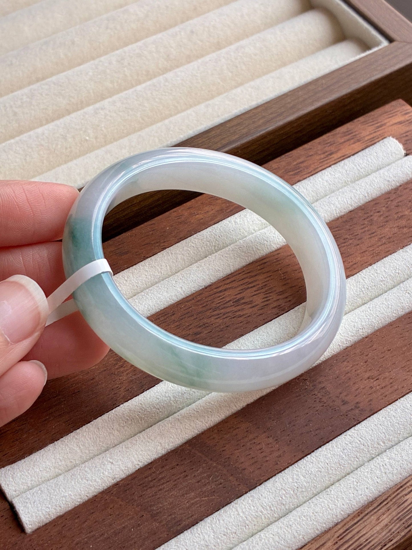 52.4mm Icy Jelly White Florals (Oval)