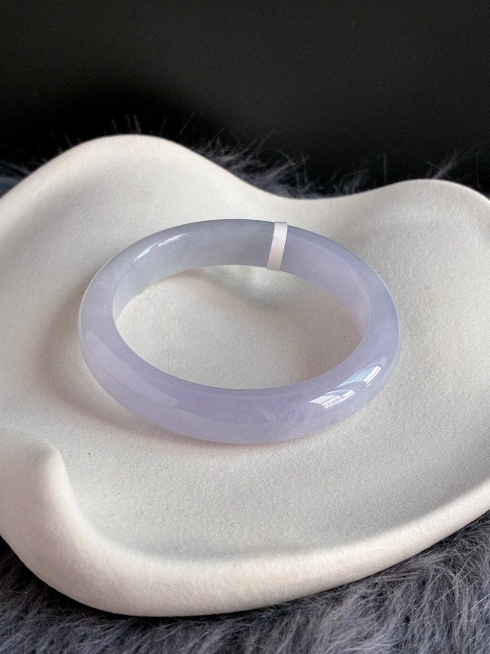 55.7mm Icy Red-hued Lavender (Premium)