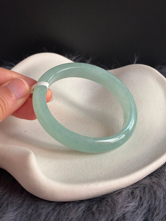 57.5mm Icy Vivid Maldives Turquoise Oval (Premium!)