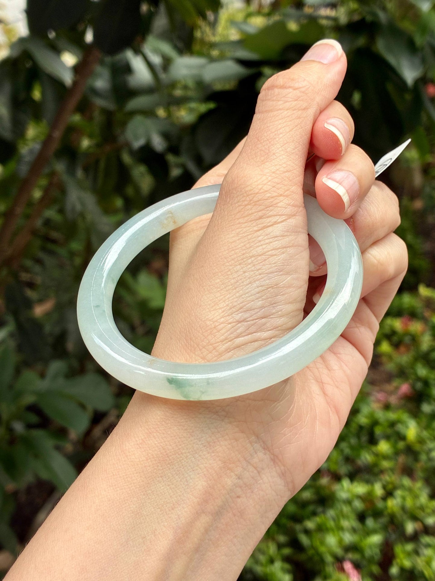 57.8mm Icy Glowy White Florals (Premium!)
