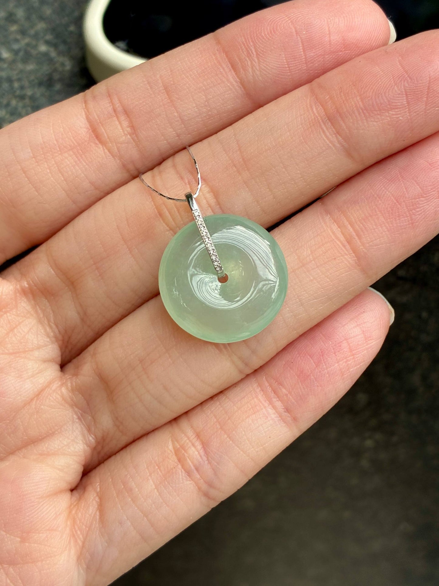 (Weekly Find!) 18K Icy Bluish Green Donut Pendant