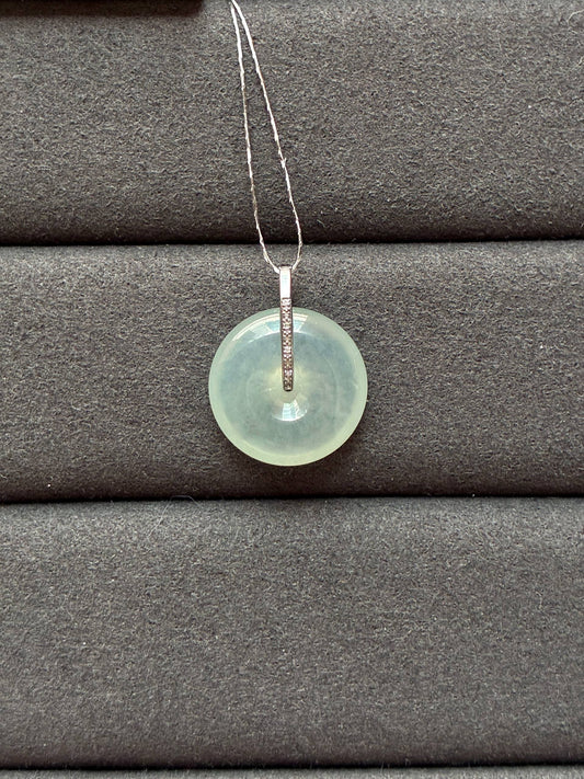 18K Icy Near Colorless Donut Pendant
