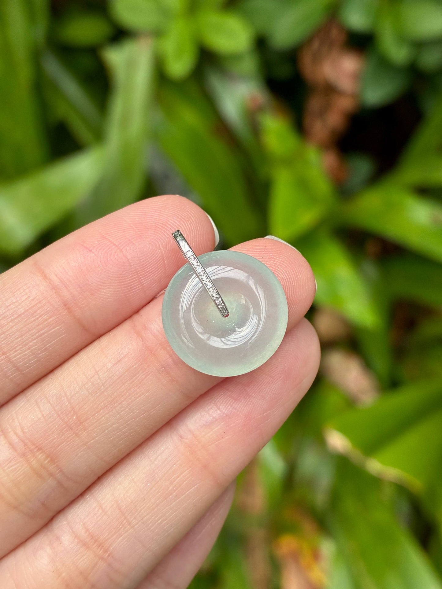 18K Icy Near Colorless Donut Pendant