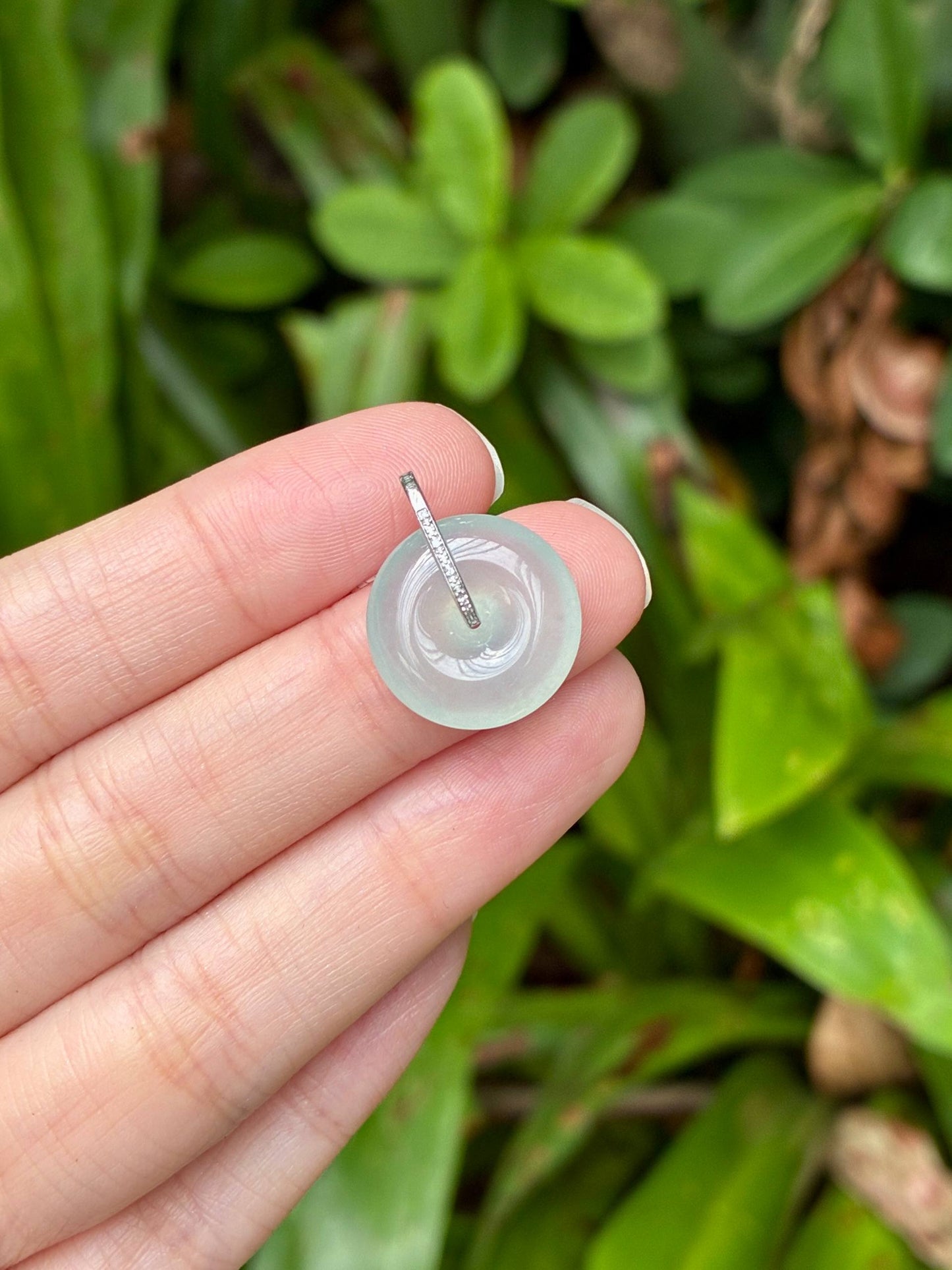 18K Icy Near Colorless Donut Pendant