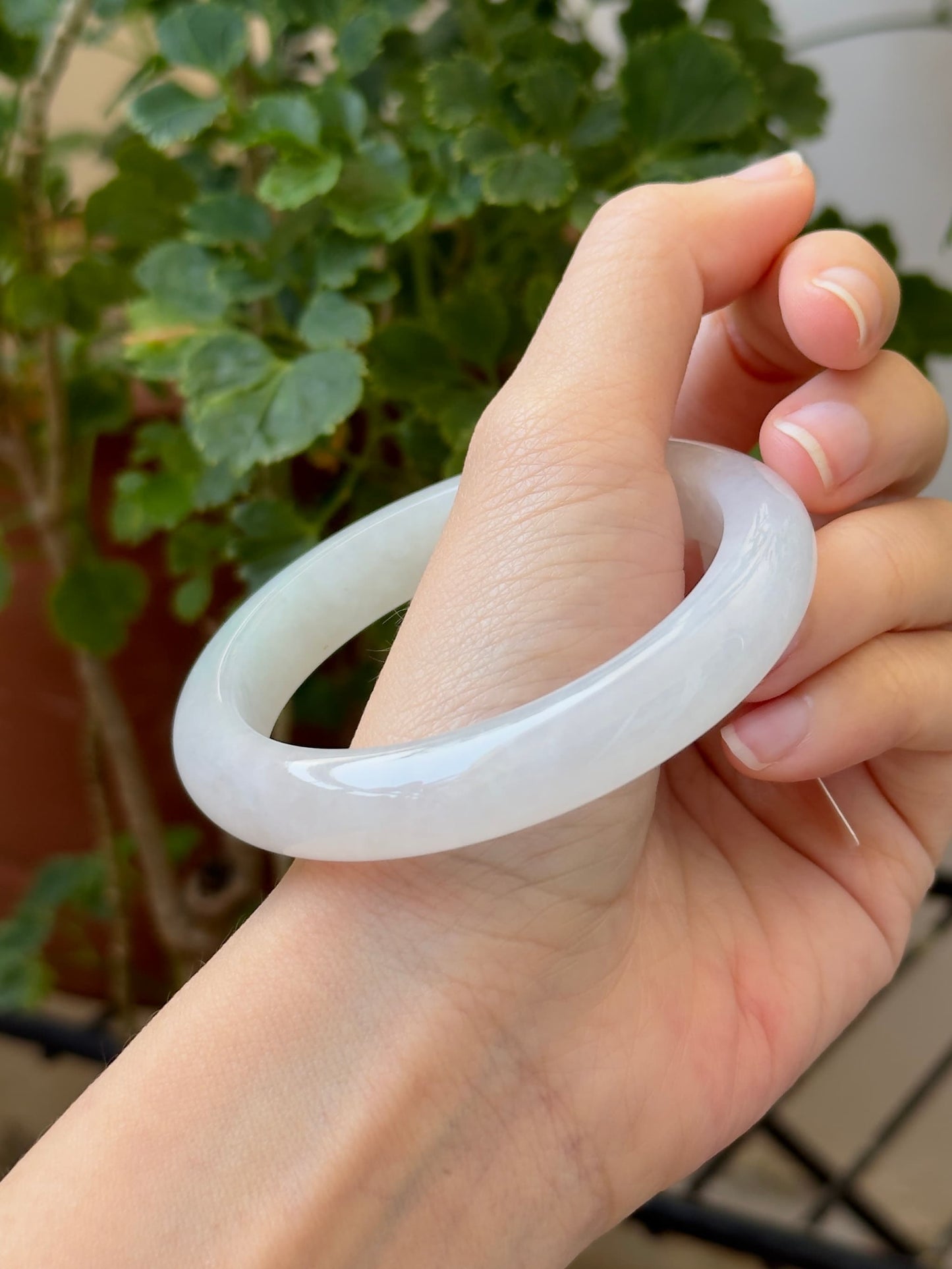 55.7mm Icy White